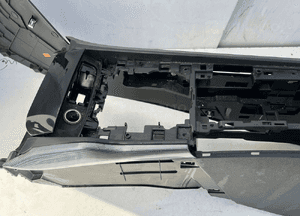 Tunel środkowy podłokietnik uk 9686452980 peugeot 508 1 i 10-14 2