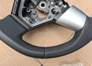 Toyota AURIS I lift 09-11 kierownica skóra skórzana 2