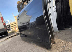 Mercedes 205 drzwi przednie prawe 3