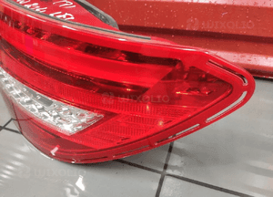 Mercedes c-klasa W204 lift lampa led prawa tył tylna europa oryginalna 8