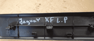 Nakładka listwa osłona progu lewy przód Jaguar XF X250 8X23-13201-AF 7