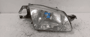 Przod przednia lampa prawa mazda 323F 1