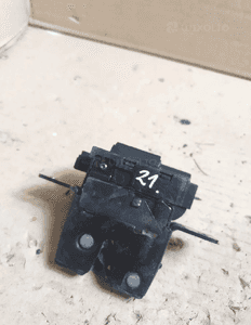 ZAMEK KLAPY TYŁ RENAULT MODUS CLIO III MEGANE II 8200947699 4