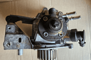 Citroen  C3 DS3 Peugeot 1.6 HDI pompa wtryskowa 0445010516 4