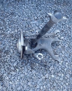 ZAWIESZENIE ZWROTNICA LEWY TYL A4 A5 8K0505432AP