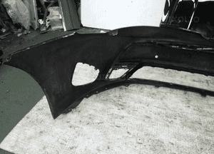 Toyota avensis T27 lift z kratką zderzak przedni 4