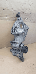 Łapa mocowanie alternatora VW Passat B6 2.0 TDI 03L903143D 7