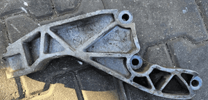 Opel Zafira B 2.2 16V Direct łapa skrzyni biegów 24459820 1