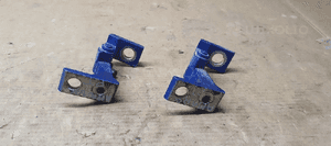 Zawias zawiasy drzwi prawy tył para VW Amarok 8K0831402D 8K0831402A 3