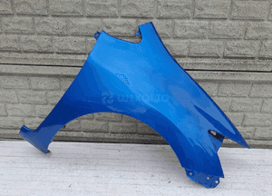 Toyota auris lift 2010-2013 błotnik przedni prawy 1