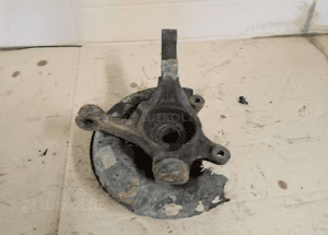 Zwrotnica piasta lewy przód przednia Toyota Yaris I 3