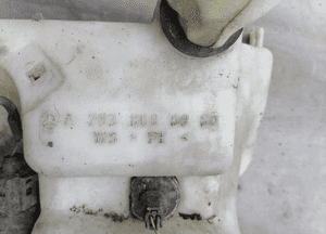 Zbiorniczek spryskiwaczy Mercedes C Klasa W203 2038600060 2