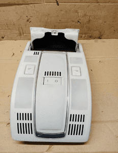 Lampka oświetlenie kabiny Audi A6 C6 4F0947135J 5