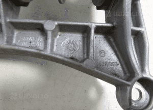 Porsche 981 cayman podpora silnika 9A137501107 5