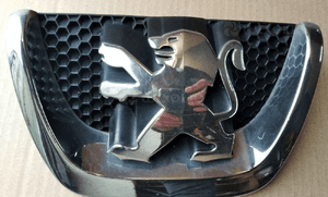 Peugeot 207 grill atrapa emblemat 1