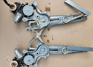 Toyota Avensis T27 podnośnik mechanizm szyby przód prawy lewy 1