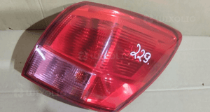 Lampa prawa tył tylna nissan qashqai J10 1