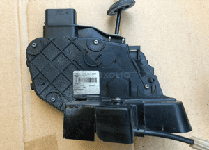 Zamek drzwi tylny lewy Land Rover Discovery 3 III / Range Rover Sport 1
