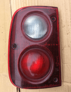 Lampa tylna lewa górna AMR4002 land rover freelander 1998-2002 1