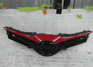 Toyota yaris iii lift grill atrapa 1