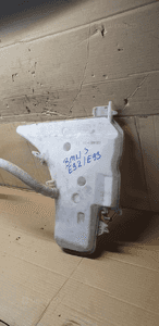 Zbiorniczek spryskiwaczy BMW 3 E92 E93 7157146 7157144 3