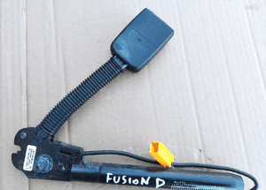 Ford Fusion  Fiesta MK6 dopinacz napinacz pasa bezpieczeństwa przód prawy 2
