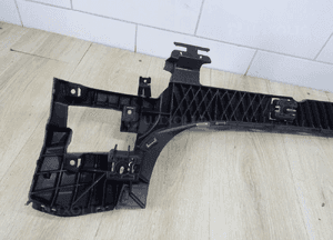 Wzmocnienie ślizg zderzaka środkowy tył audi Q3 ii 19- 83F 83F807385 8