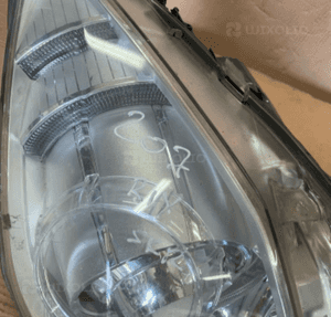 MERCEDES E 207 lampa prawa skrętna bixenon uszkodzona ils 2