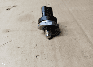 Czujnik ciśnienia paliwa BMW M5 G30 F90 4.4 V8 8631820 1
