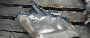 Przod przednia lampa prawa ford c-max MK1 2