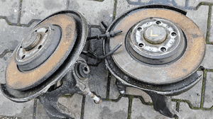 Audi A4 B8 piasta zwrotnica tył tylna prawa  lewa 2