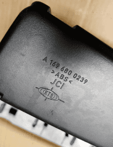 Schowek półka deski konsoli Mercedes W169 A1696800239 2