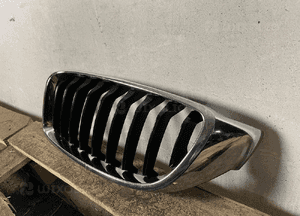 Nerka atrapa grill zderzak przód lewa bmw F32 F33 2