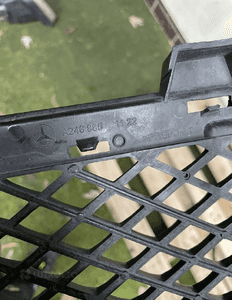 Kratka zderzak przód środkowa mercedes b W246 11- 4