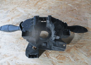 PRZEŁĄCZNIK ZESPOLONY TAŚMA FORD CONNECT 02-09 6T1T-13N064-BA 7