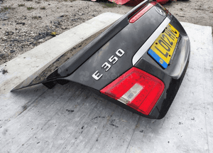 Mercedes W207 e-klasa lift klapa bagażnika kompletna 4