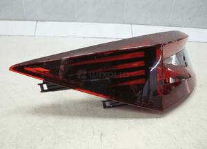 Skoda enyaq iv lampa lewy tył lewa tylna led oem 8