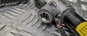 Bmw E70 E71 napinacz pasa lewy przód 3065663 3