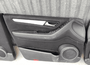 MERCEDES B 245 tapicerka boczek tapicerka drzwi podłoga bagażnika 13