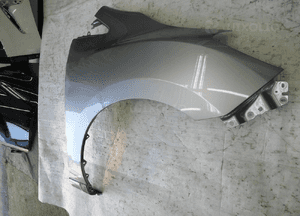 Mazda 5 lift 2010- błotnik przedni prawy 2