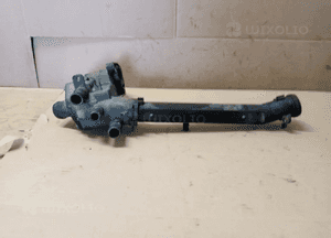 Obudowa termostatu termostat rurka wody VW Golf IV 4 1.4 16V 032121065D 032121111AE 3
