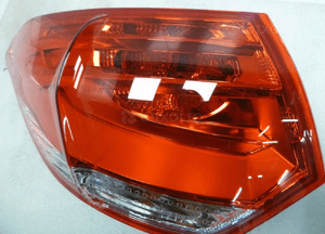 Citroen C4 2 ii sedan lampa lewy tył lewa 5 pin 4
