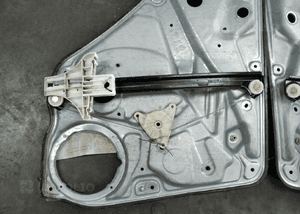 VW Passat B5 lift podnosnik szyby tylny prawy lewy 2