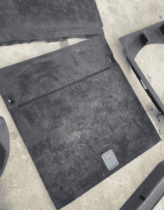 MERCEDES cl 216 czarna tapicerka bagażnika boczek plastik uszczelka osłona 16