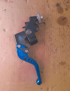 Akcesoryjna klamka sprzęgła z mocowaniem do kierownicy 3