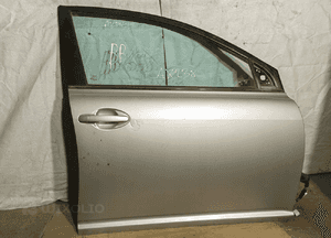 Drzwi prawy przód toyota avensis 1