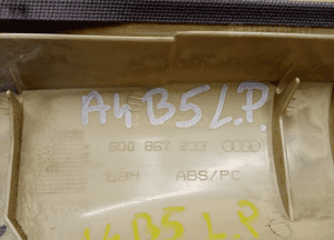 Osłona poszycie słupka lewy przód Audi A4 B5 8D0867233 5