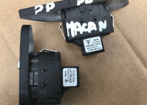 Przycisk blokady drzwi Porsche Macan 95B962125 4