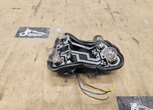 Wklad Lampa Lampy Oprawa Zarowki Mocowanie Tyl Prawy Tylne AUDI A4 B7 Sedan 26