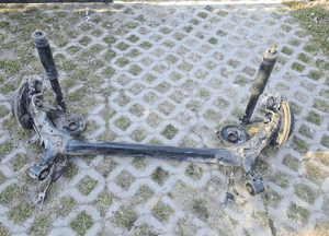 toyota VERSO 09-18 belka tylna oś 2